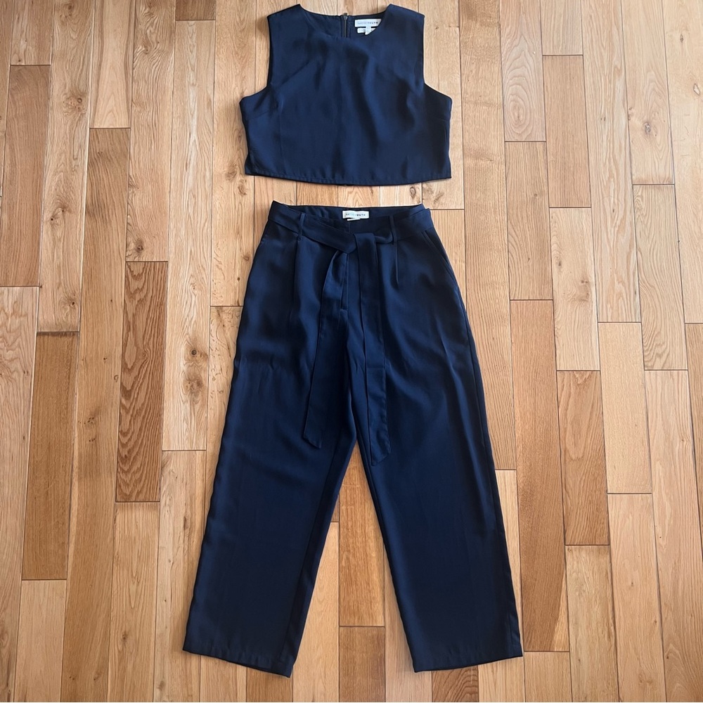 Native Youth Women's Navy Blue Matching Set Crop Top Cropped Pants Size Small